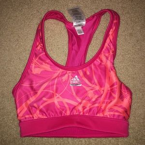 Lightly lined sports bra